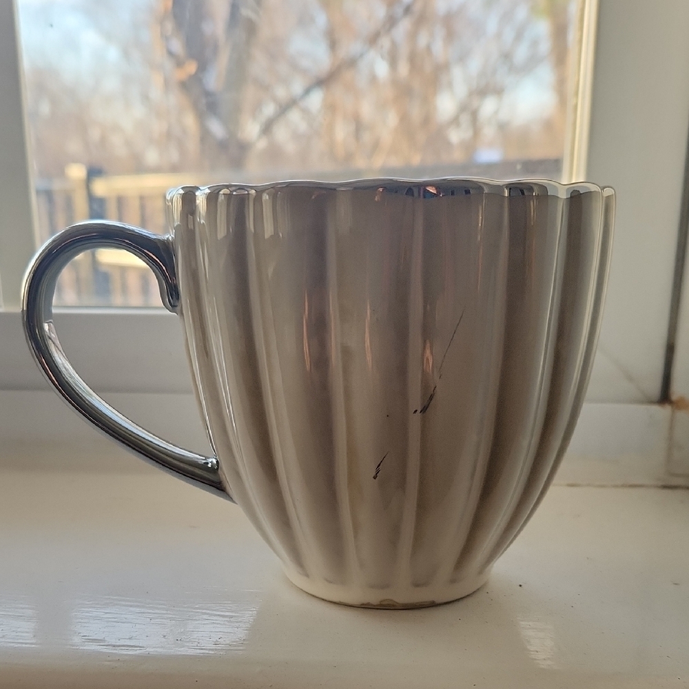 Elegant Cream Mug with Silver Handle - Picture 4 of 17